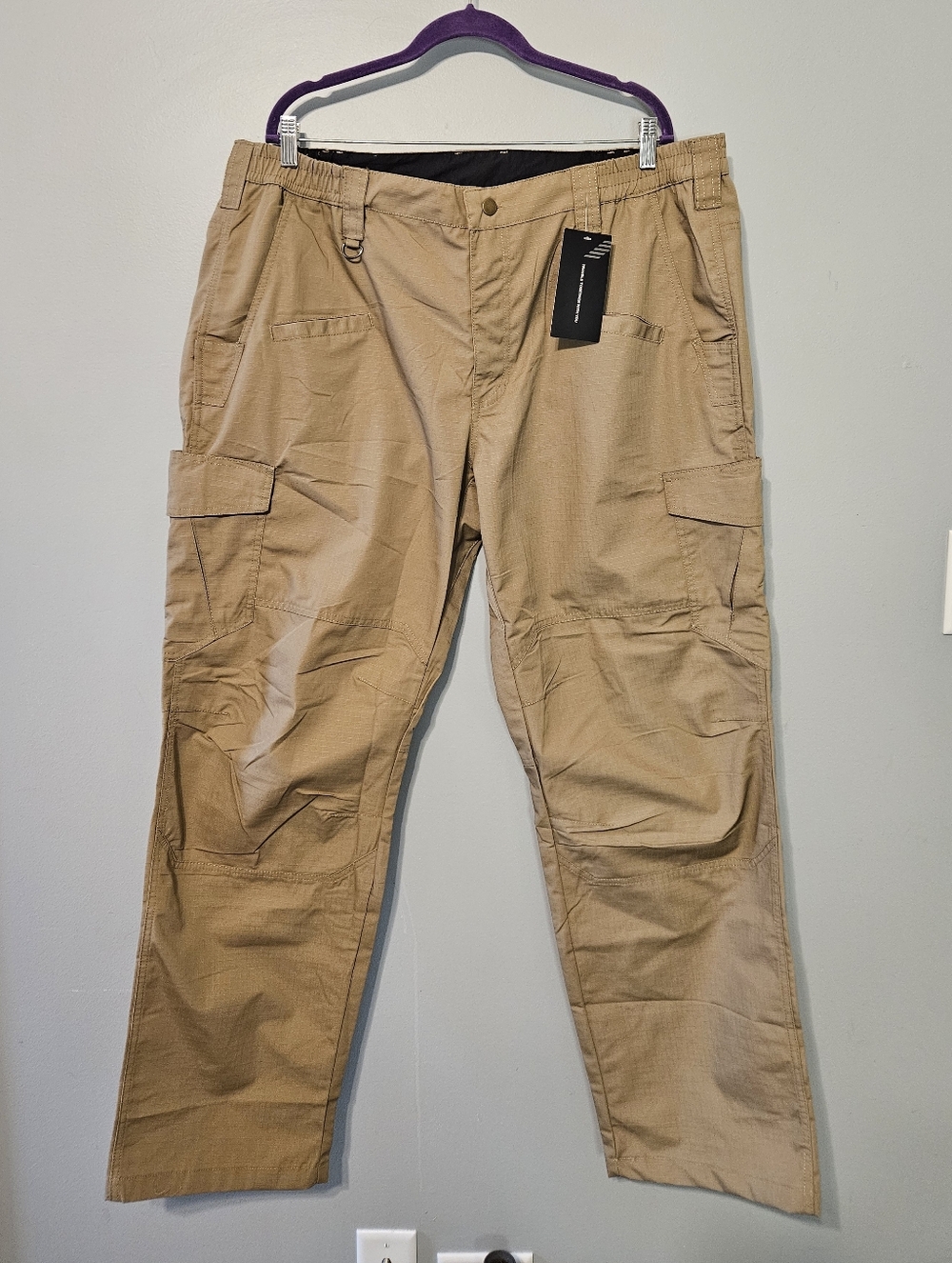 Amazon Men's Tan Cargo Pants - Utility Pocket Workwear